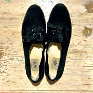 UGG Carilyn black suede slip-on lace ribbon sneaker